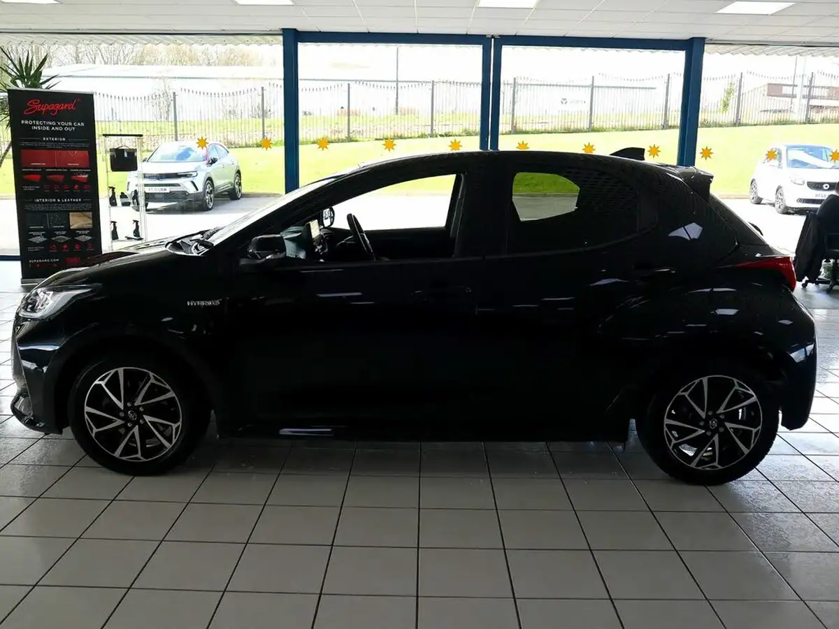 2021-toyota-yaris-15-vvt-i-design-big-9