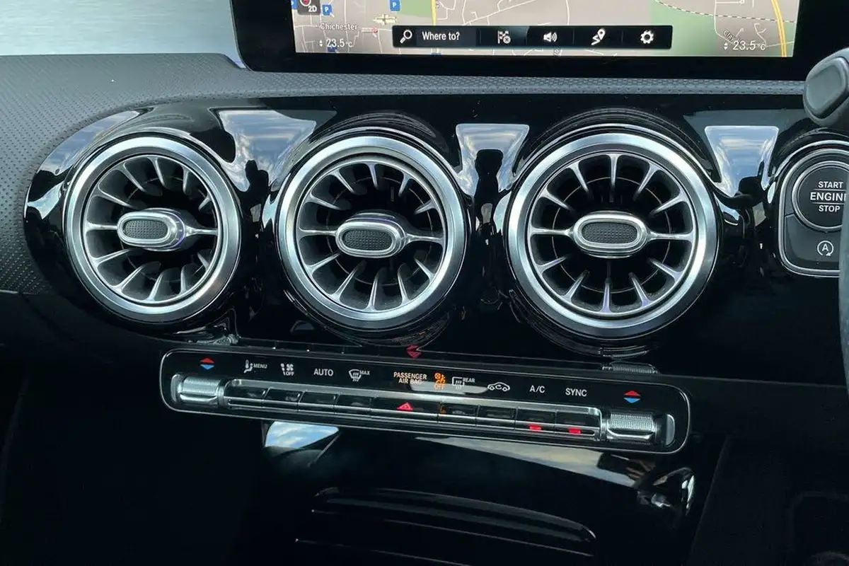 2020-mercedes-benz-a-class-20-a250-amg-line-premium-plus-hatchback-5d-big-39