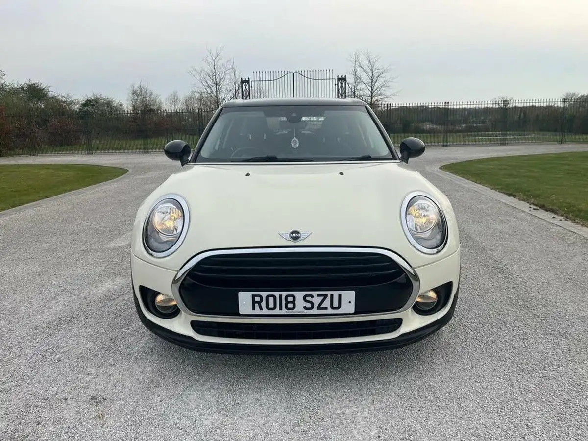 2018-mini-clubman-15-cooper-black-ss-auto-big-5