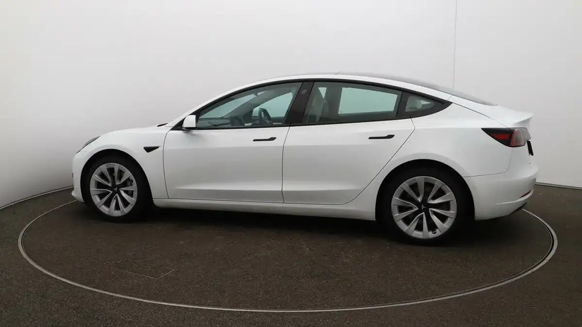 2021-tesla-model-3-e-standard-plus-big-55