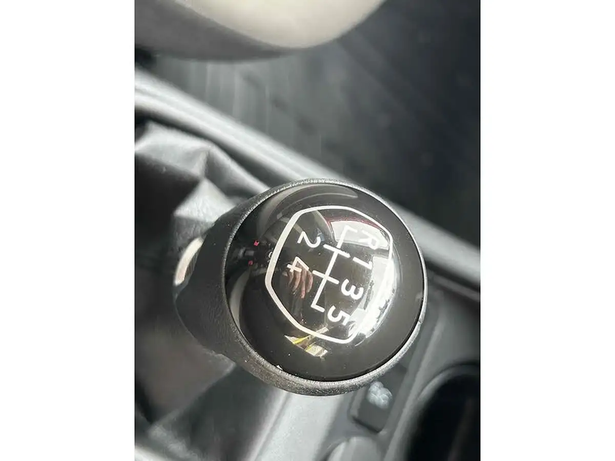 2017-volkswagen-up-10-high-up-90ps-5d-big-30