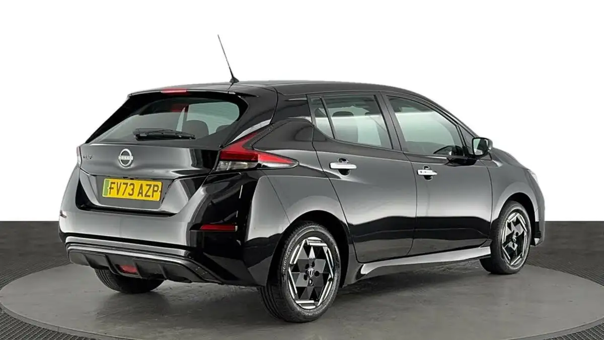 2023-nissan-leaf-e-acenta-39kwh-big-3