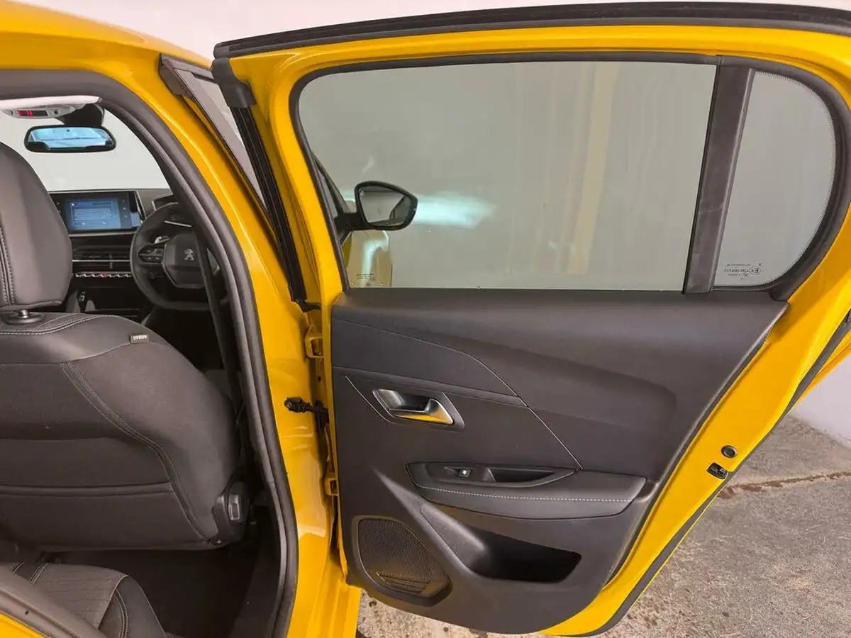 2023-peugeot-208-12-puretech-allure-premium-130ps-eat8-big-14