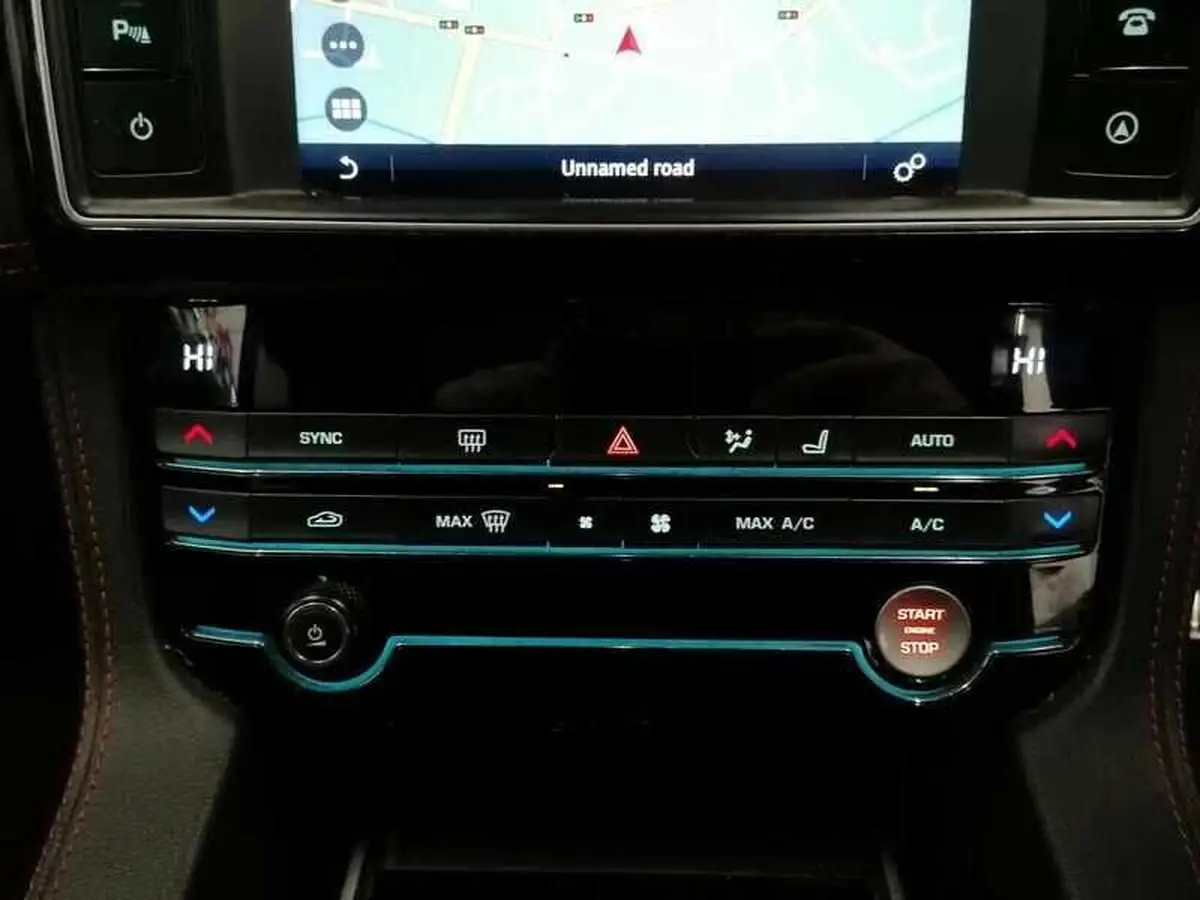 2017-jaguar-f-pace-20-i4d-r-sport-180ps-awd-ss-auto-big-19