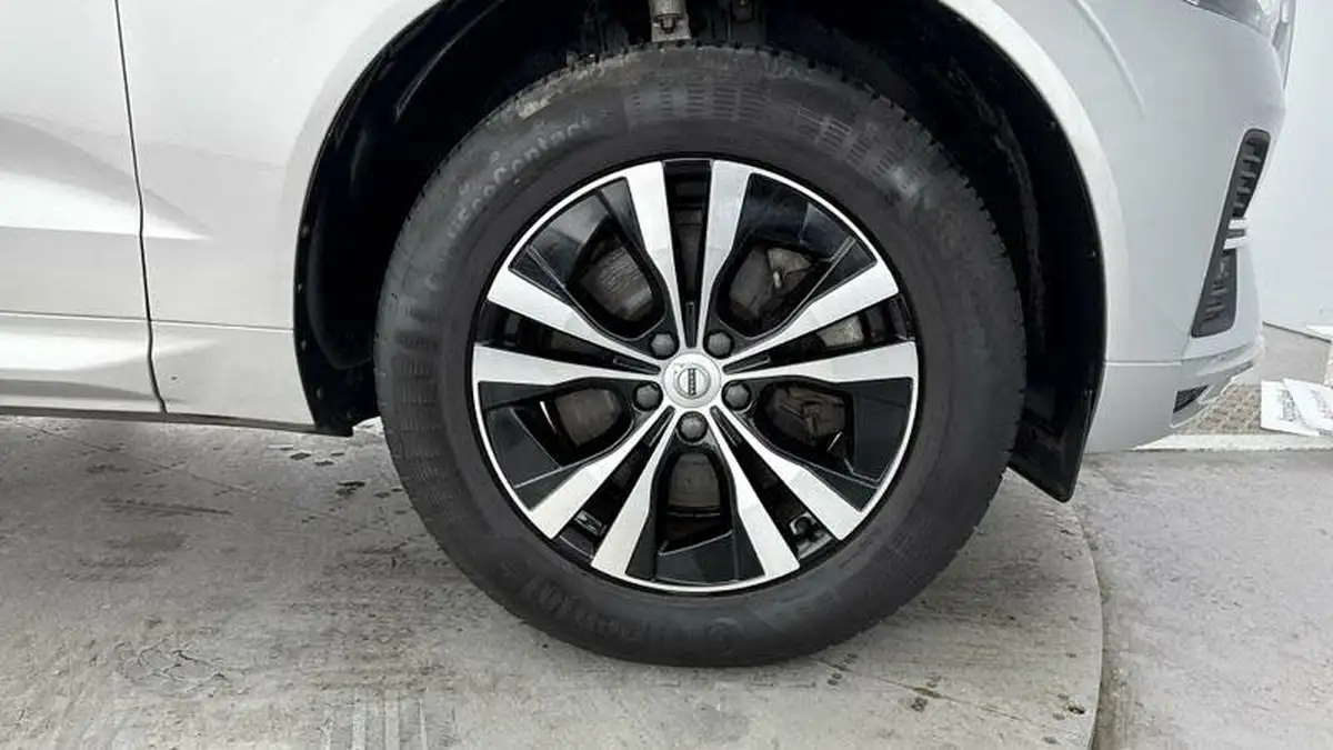 2021-volvo-xc60-20-b5-momentum-awd-big-4