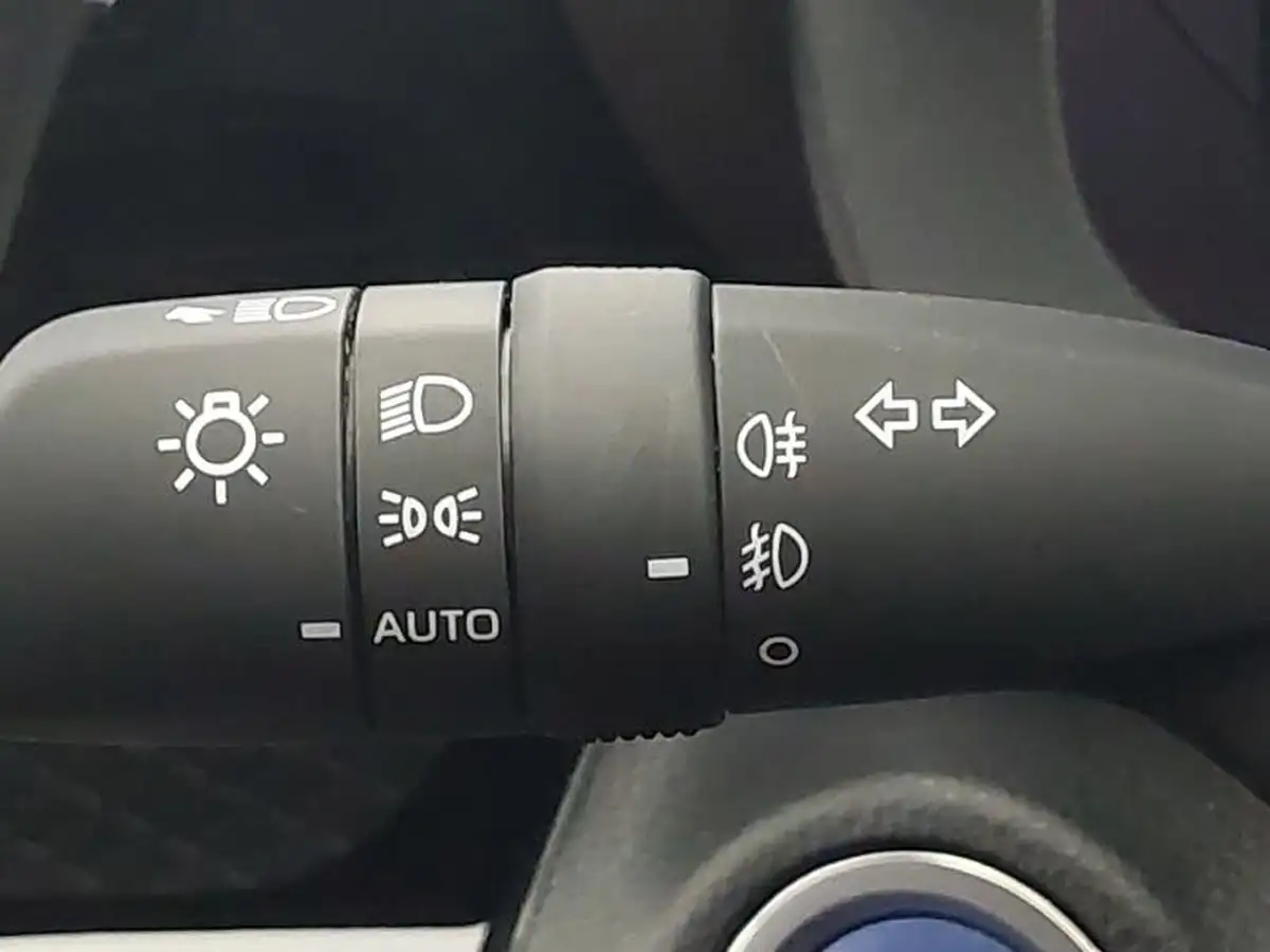 2022-toyota-yaris-cross-15-vvt-i-excel-big-16