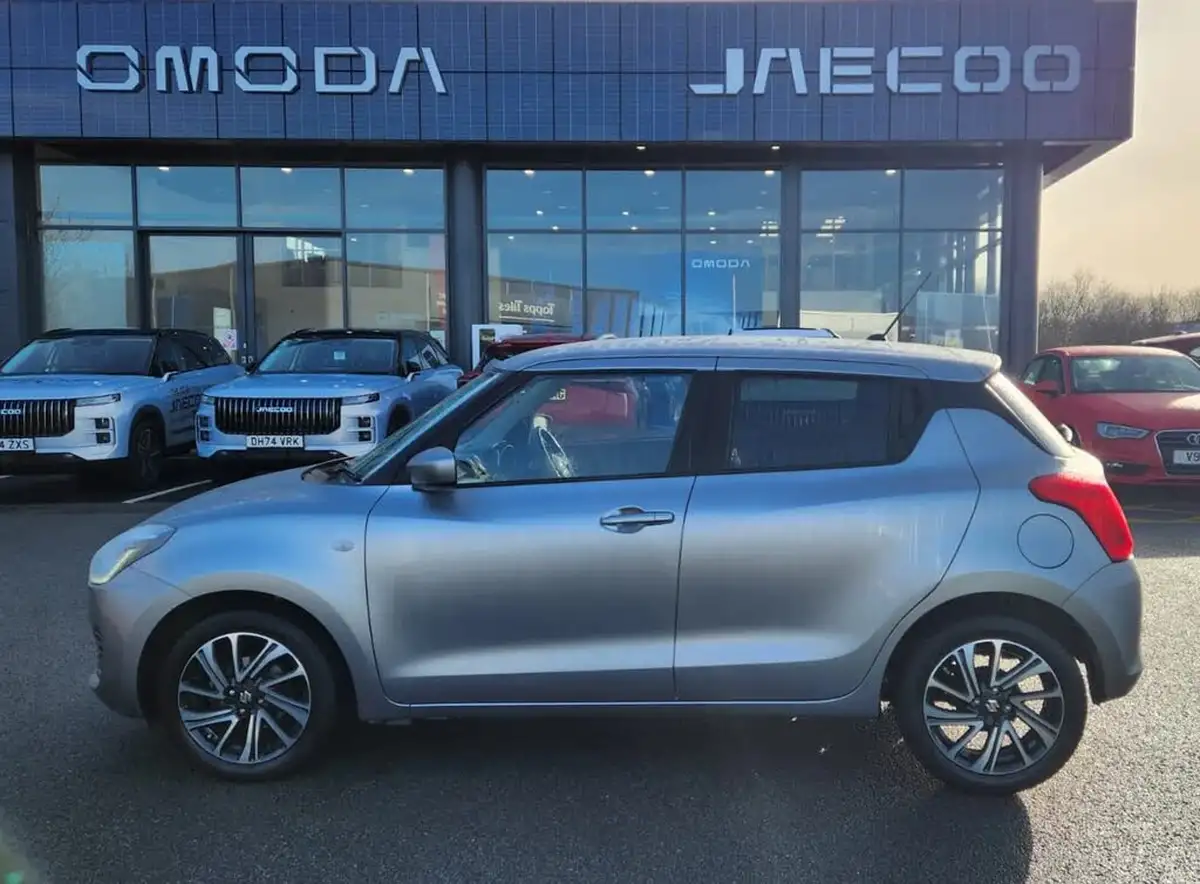 2022-suzuki-swift-12-dualjet-sz-l-big-1