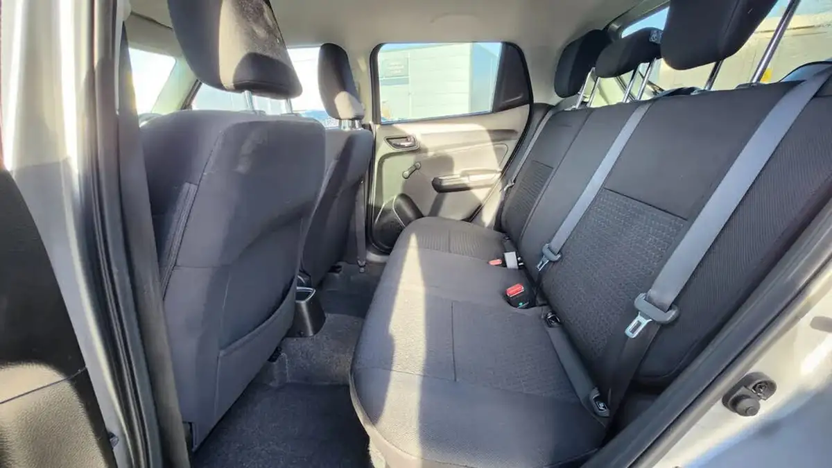 2022-suzuki-swift-12-dualjet-sz-l-big-25