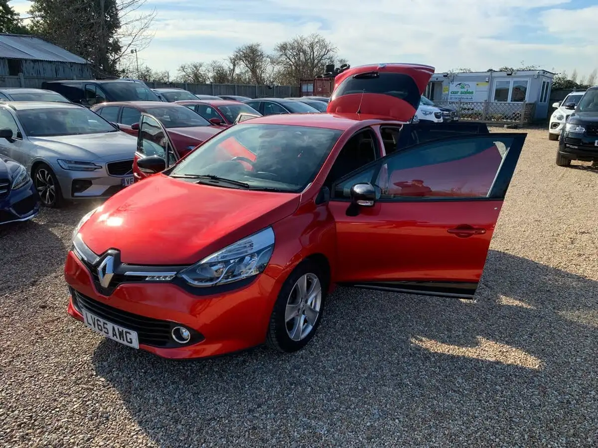 2015-renault-clio-12-dynamique-nav-big-39
