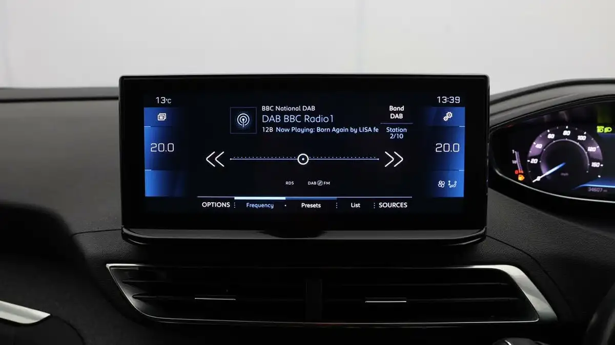 2021-peugeot-3008-suv-15-bluehdi-allure-big-10