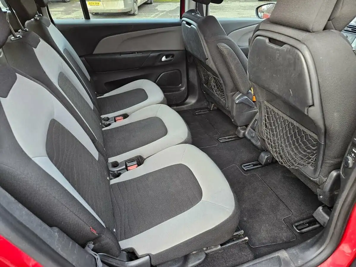2015-citroen-grand-c4-picasso-16bluehdi-vtr-120ps-big-25