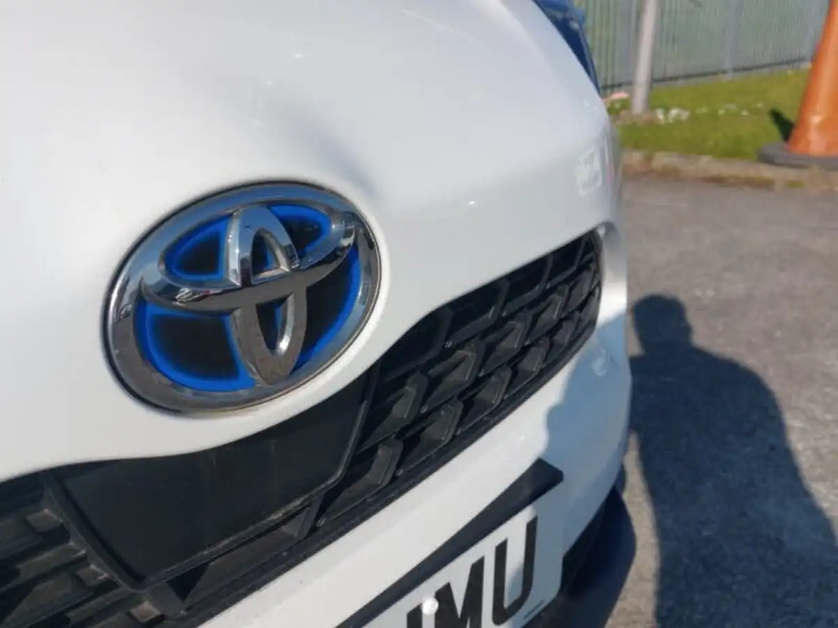 2023-toyota-yaris-cross-15-vvt-i-icon-big-11
