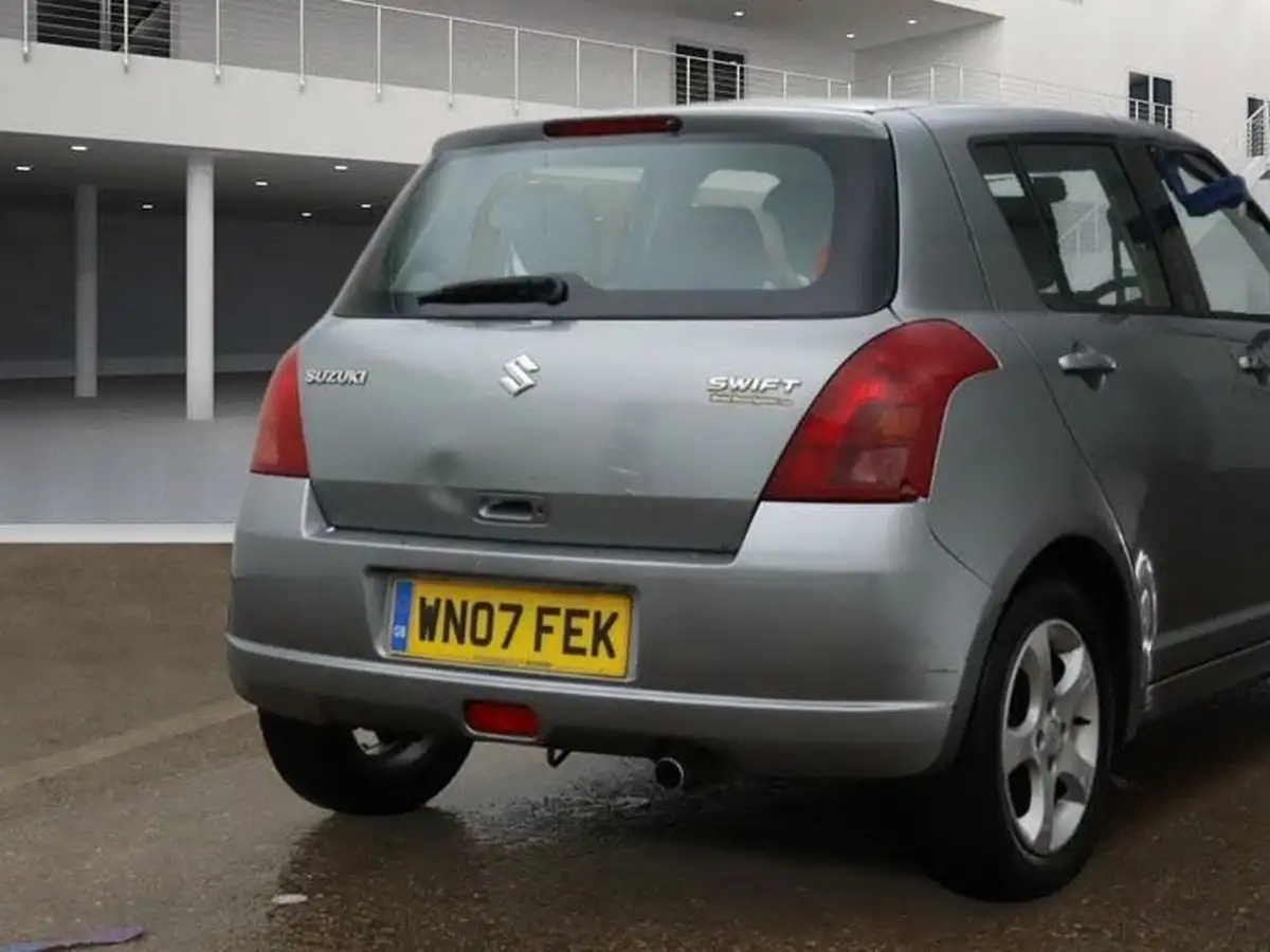 2007-suzuki-swift-15-glx-5d-big-3