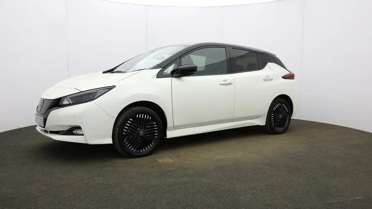 2022-nissan-leaf-e-e-tekna-59kwh-big-34