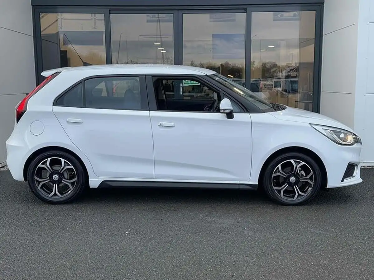 2023-mg-mg3-15-vti-tech-exclusive-nav-big-12
