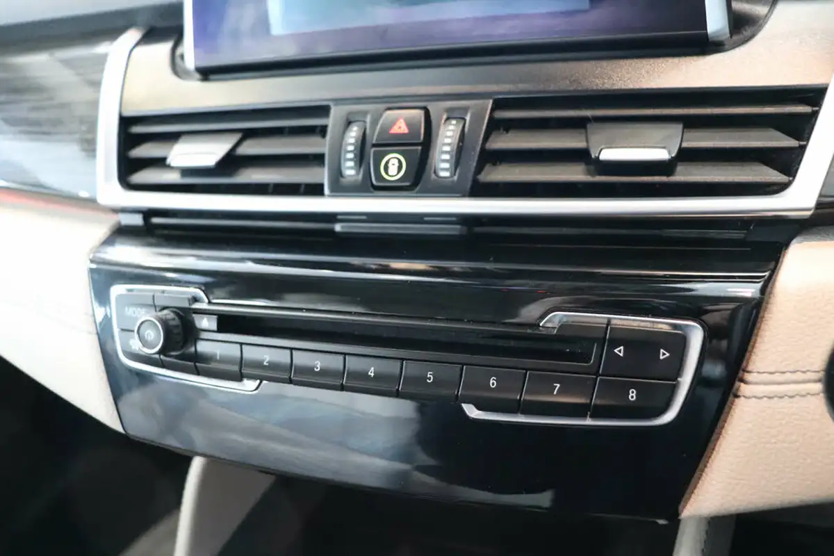 2019-bmw-2-series-20-220i-luxury-gran-big-43