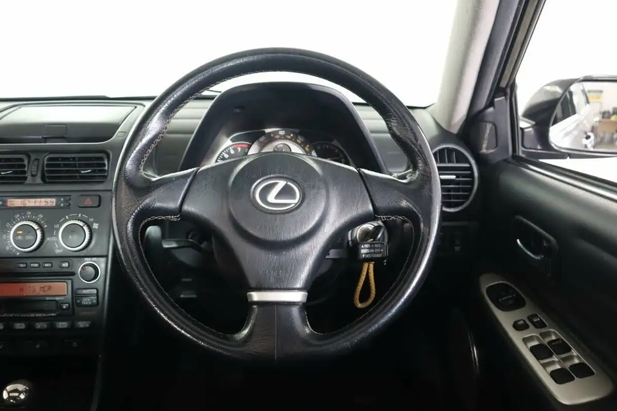 2004-lexus-is-200-20-se-parking-sensors-auto-big-17