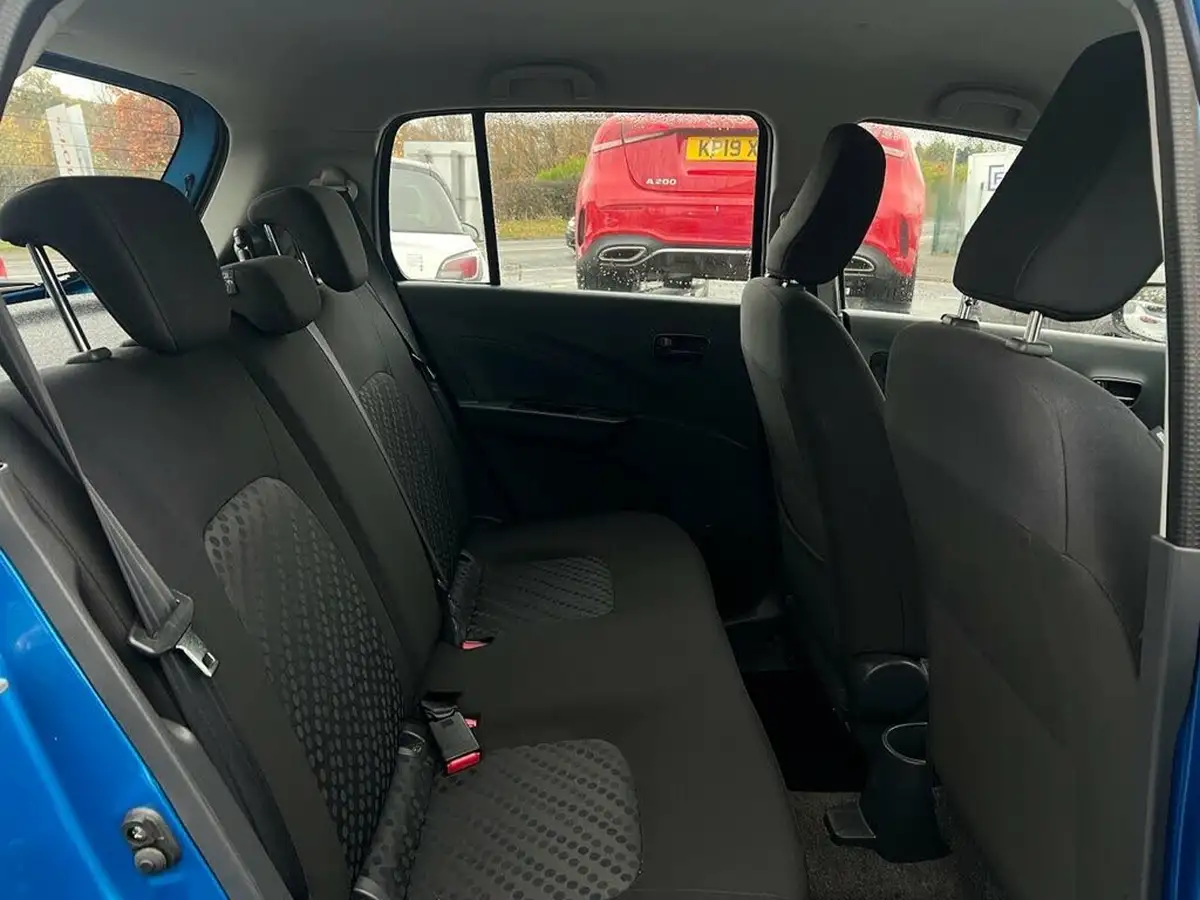 2015-suzuki-celerio-10-sz4-ags-big-7