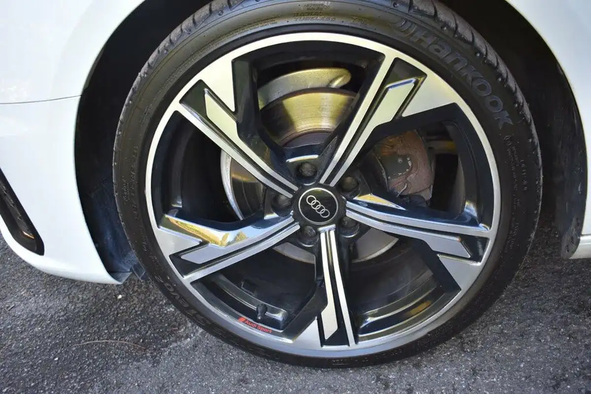 2022-audi-a4-20-35-tfsi-black-edition-s-tronic-big-42
