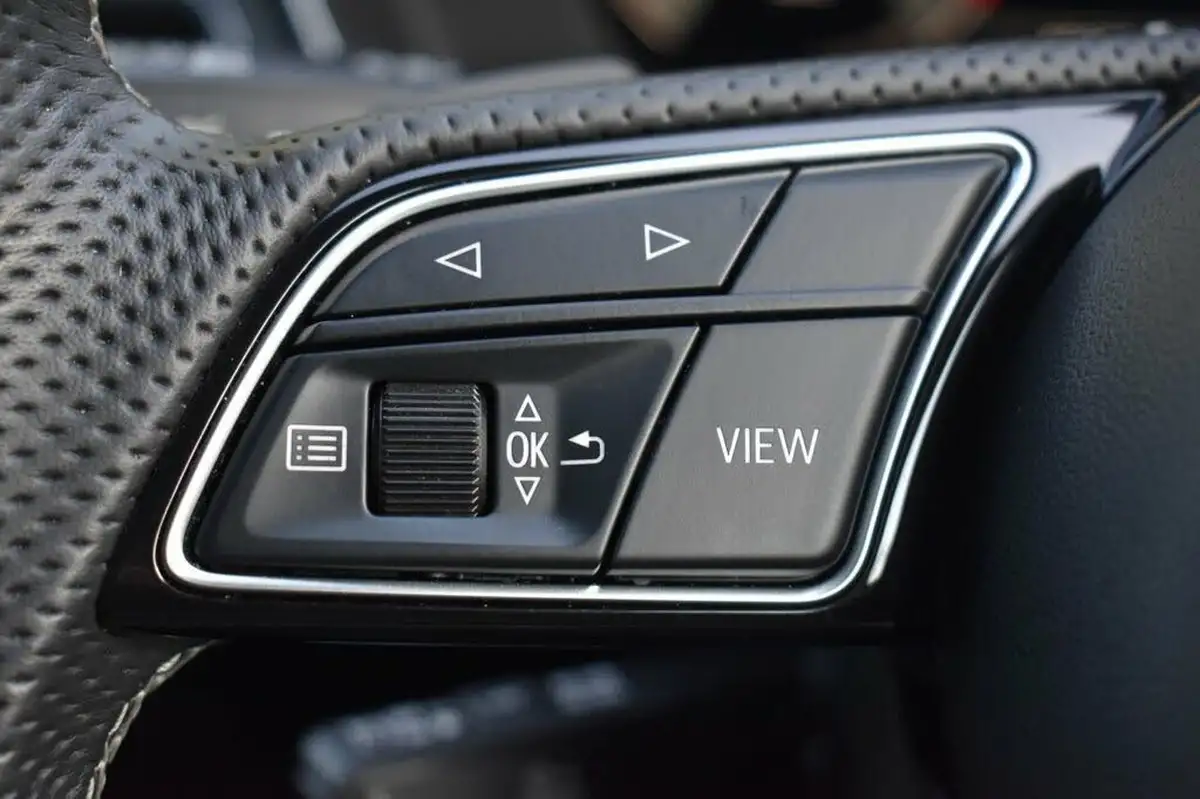 2022-audi-a4-20-35-tfsi-black-edition-s-tronic-big-14