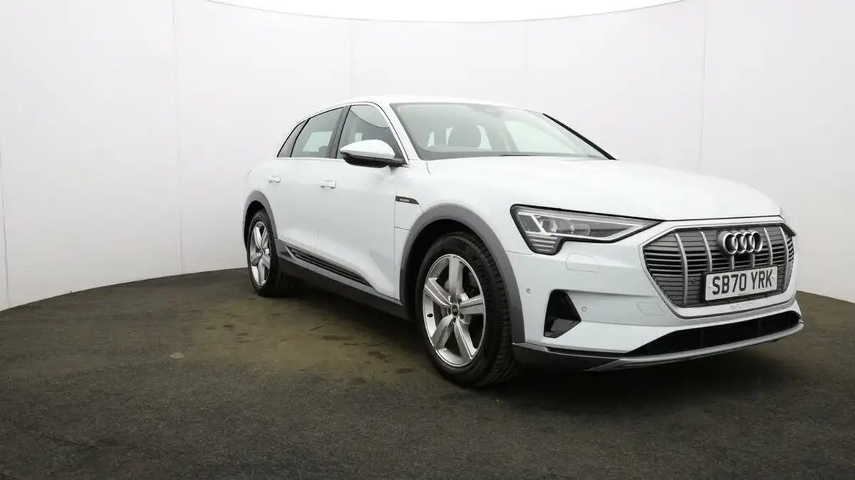 2021-audi-e-tron-50e-technik-station-wagon-big-43