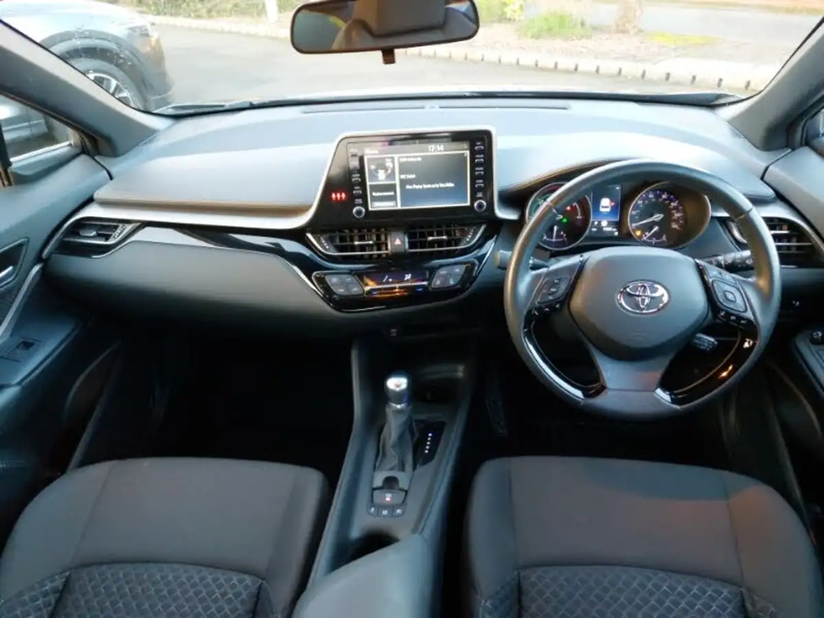 2021-toyota-c-hr-18-vvt-i-icon-big-2