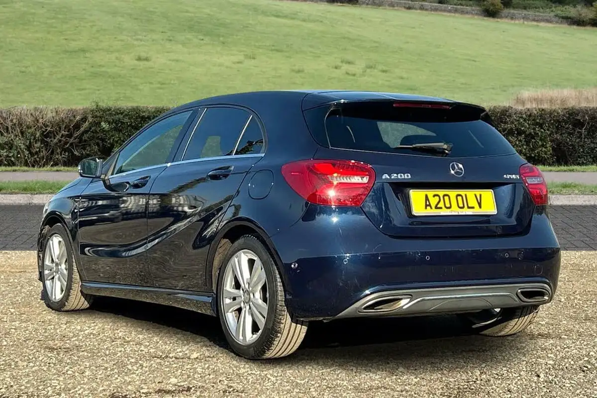 2016-mercedes-benz-a-class-16-a200-sport-ss-big-2