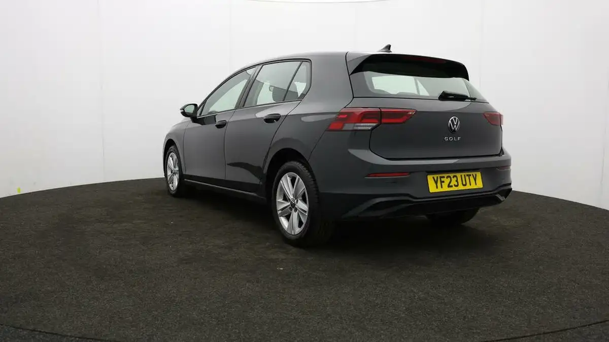 2023-volkswagen-golf-15-tsi-life-130ps-hatchback-big-75