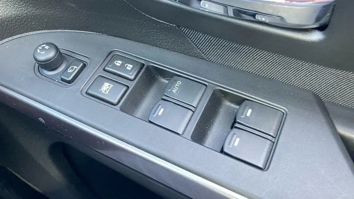 2023-suzuki-s-cross-14-boosterjet-motion-big-14