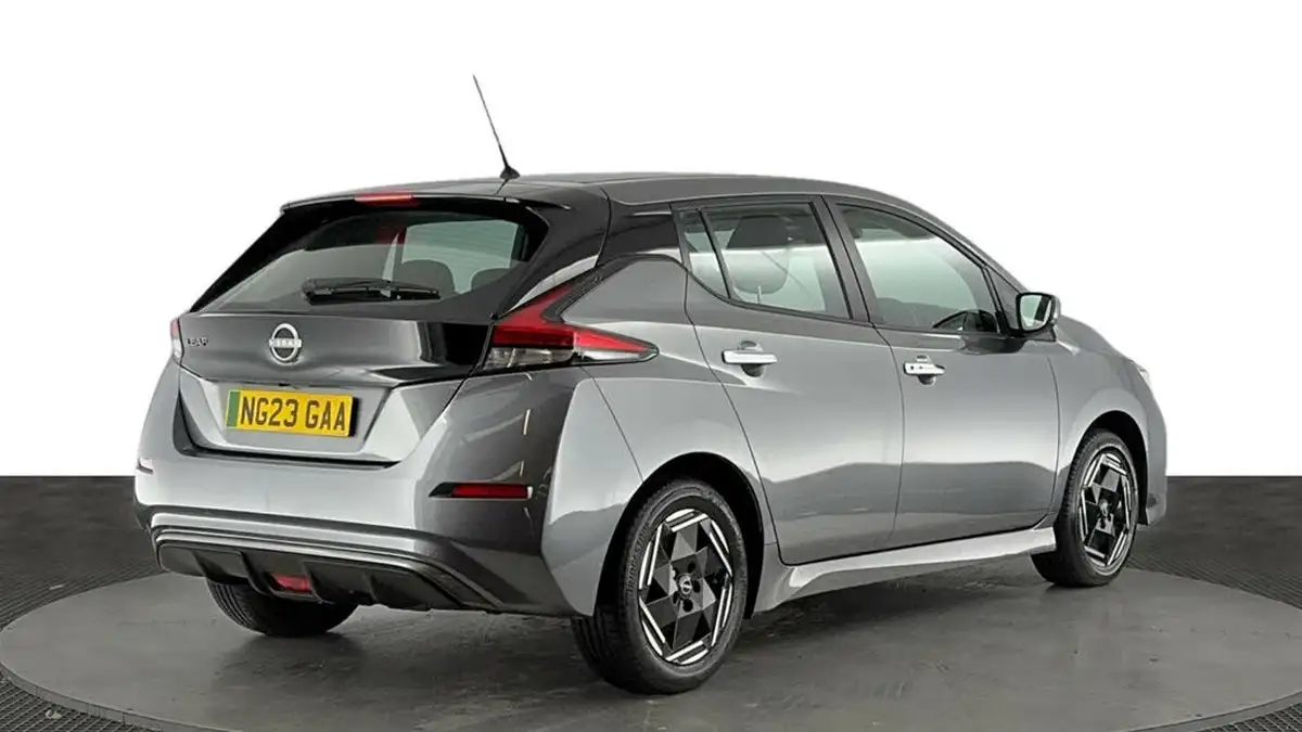 2023-nissan-leaf-e-acenta-39kwh-big-3
