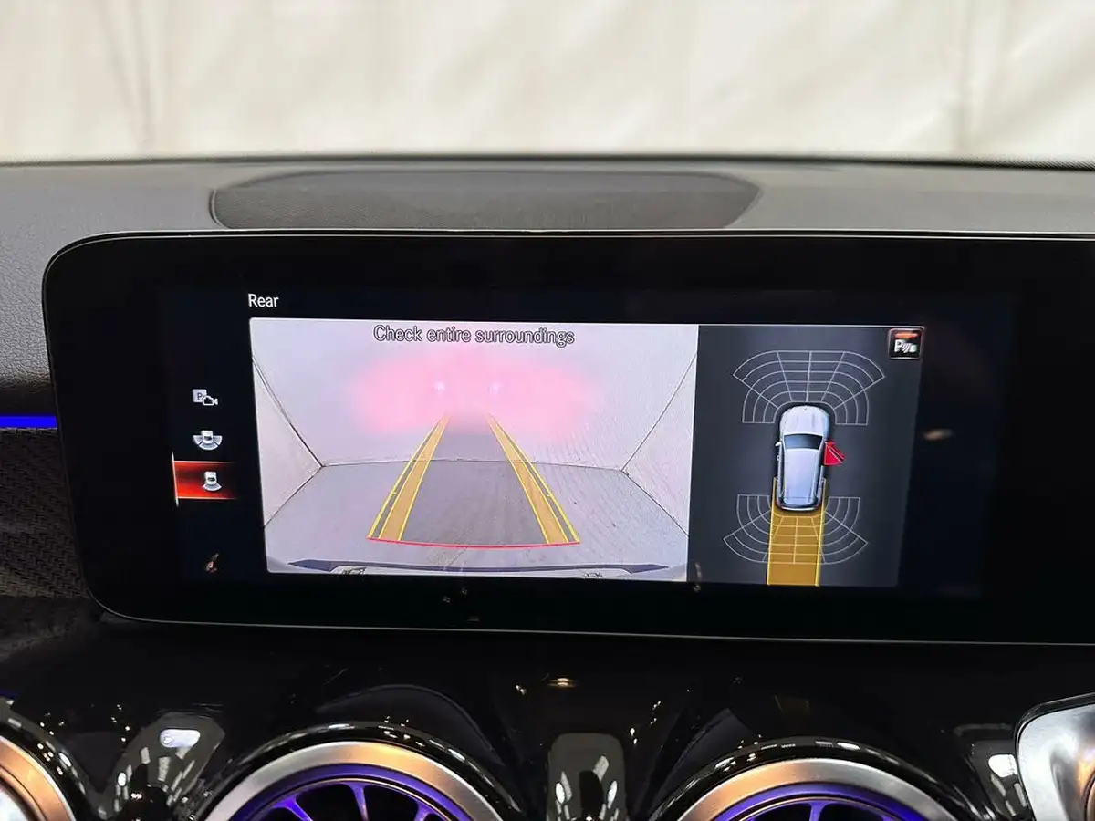 2022-mercedes-benz-glb-class-13-glb200-amg-line-premium-7g-tronic-big-9