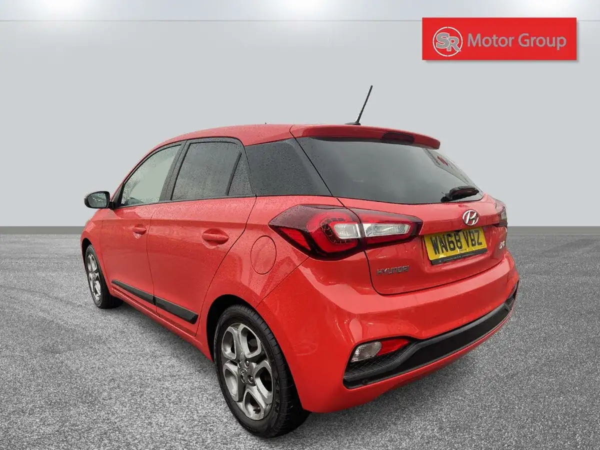 2018-hyundai-i20-12-premium-nav-mpi-isg-hatchback-5d-big-3