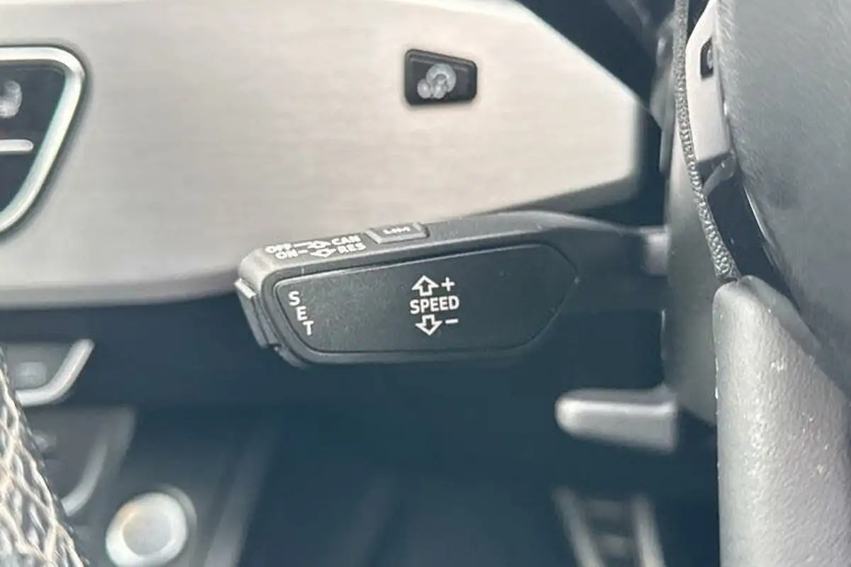 2021-audi-a4-avant-20-35-tdi-s-line-big-22