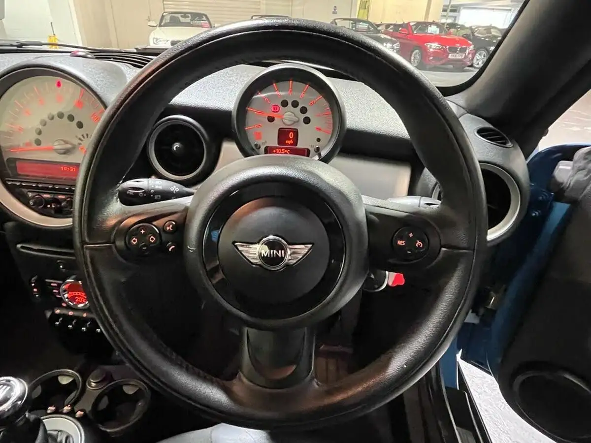 2013-mini-roadster-16-cooper-big-15