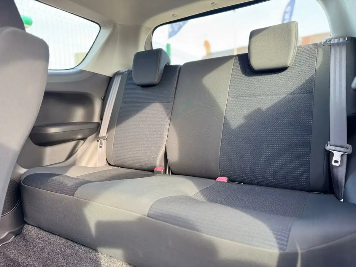 2008-suzuki-swift-15-glx-3d-big-38