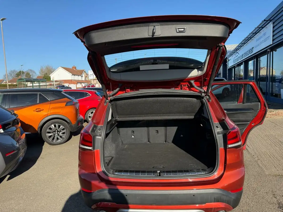 2021-bmw-x1-20-sdrive20i-xline-big-6