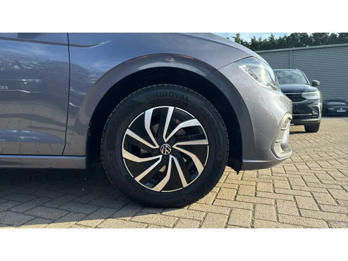 2022-volkswagen-polo-10-tsi-life-big-4