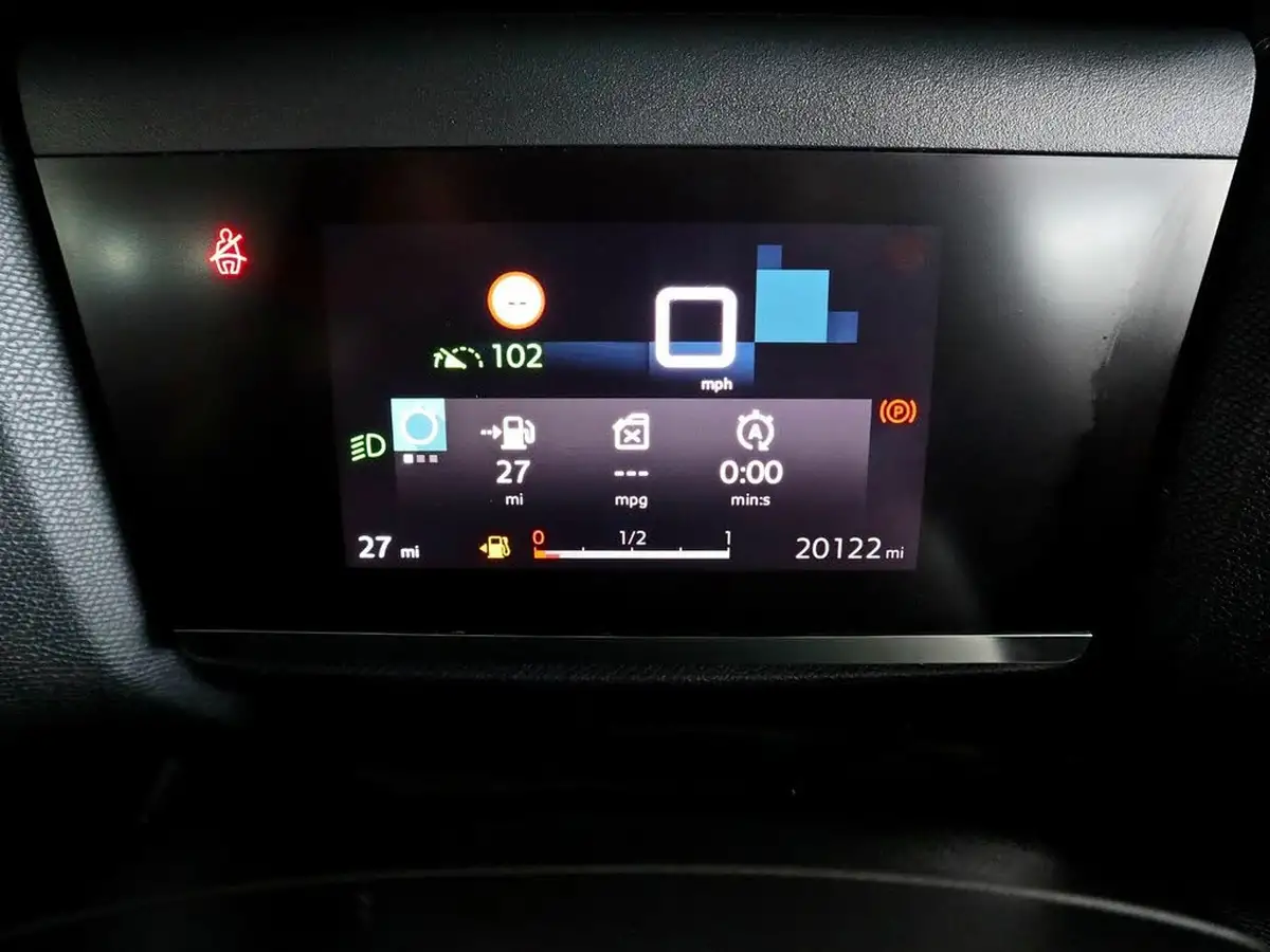 2022-citroen-c4-12-puretech-sense-big-24