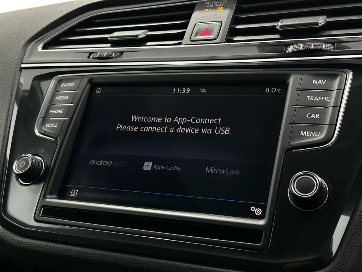 2016-volkswagen-tiguan-20tdi-se-navigation-150ps-bmt-big-20