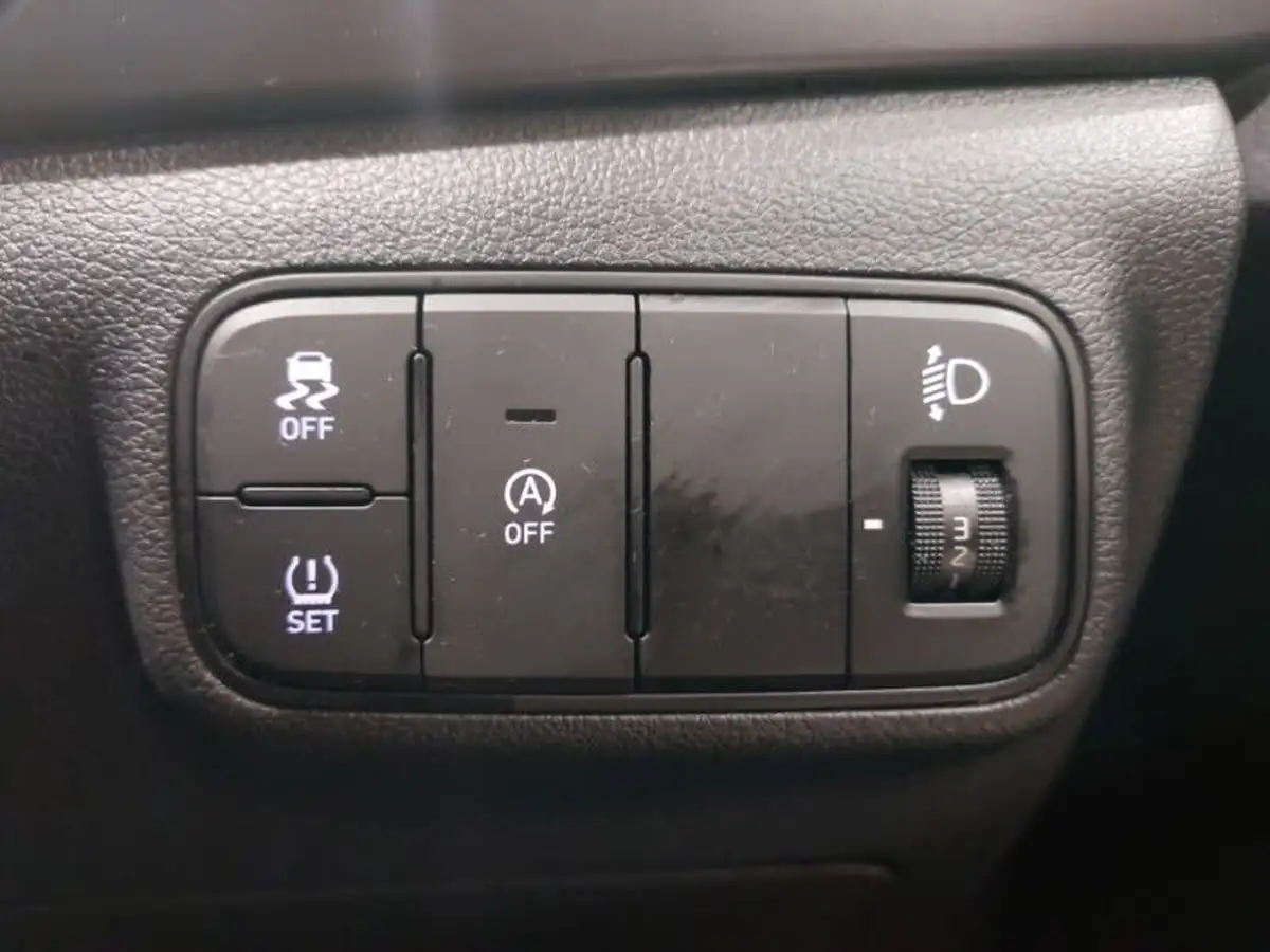 2024-hyundai-i20-10-t-gdi-advance-big-17