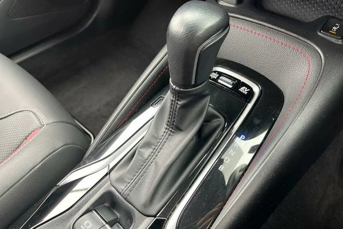 2022-toyota-corolla-18-vvt-i-excel-120bhp-trk-touring-sports-big-34