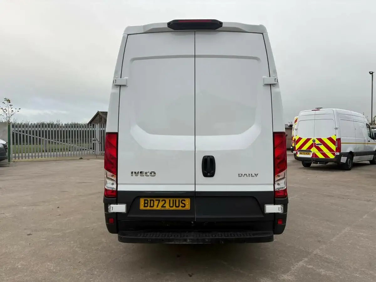 2023-iveco-daily-s-class-23td-35s14v-business-3520mm-h2-136pseu6dt-big-5
