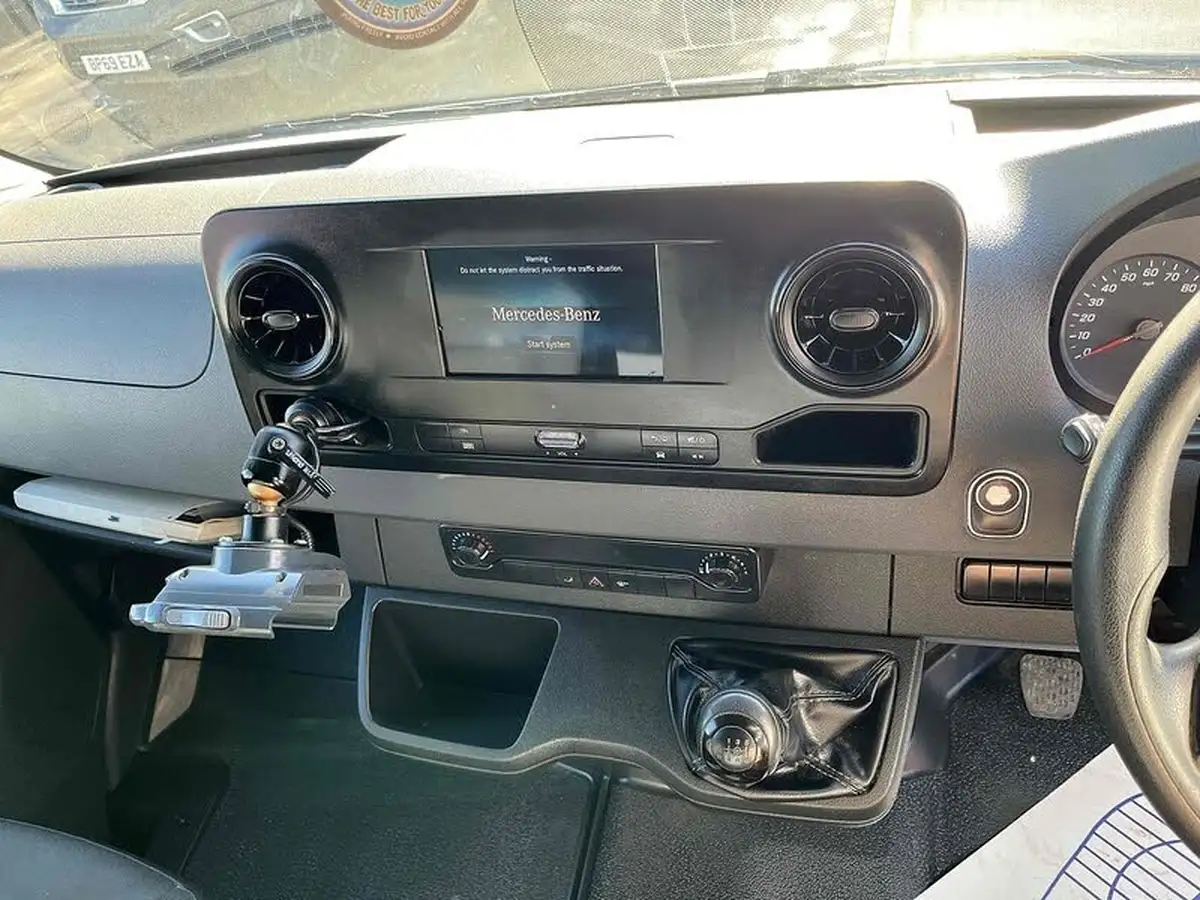 2018-mercedes-benz-sprinter-21cdi-311-l2h1-panel-van-rwd-eco-gear-360-big-19