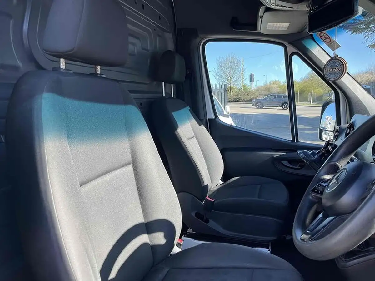 2018-mercedes-benz-sprinter-21cdi-311-l2h1-panel-van-rwd-eco-gear-360-big-15