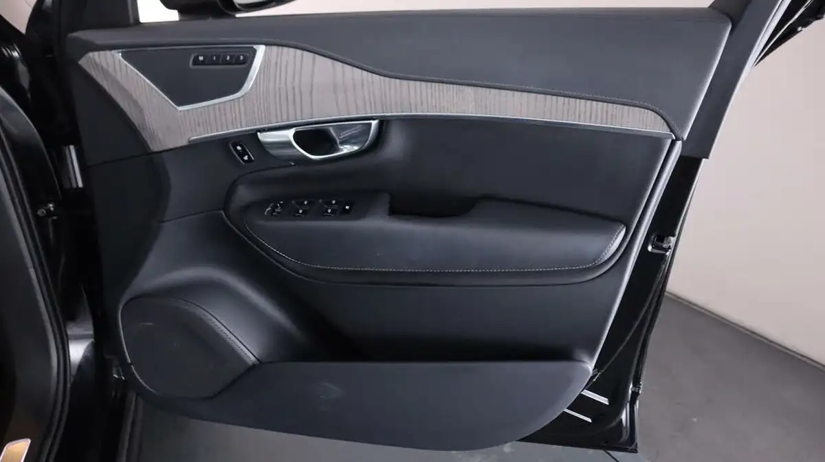 2021-volvo-xc90-20-t8-inscription-390bhp-big-14