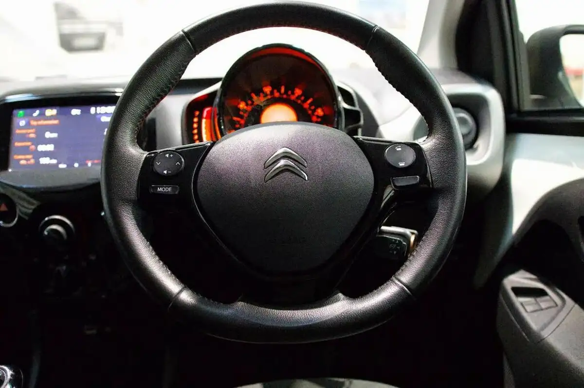 2016-citroen-c1-12-puretech-flair-82ps-5d-big-26