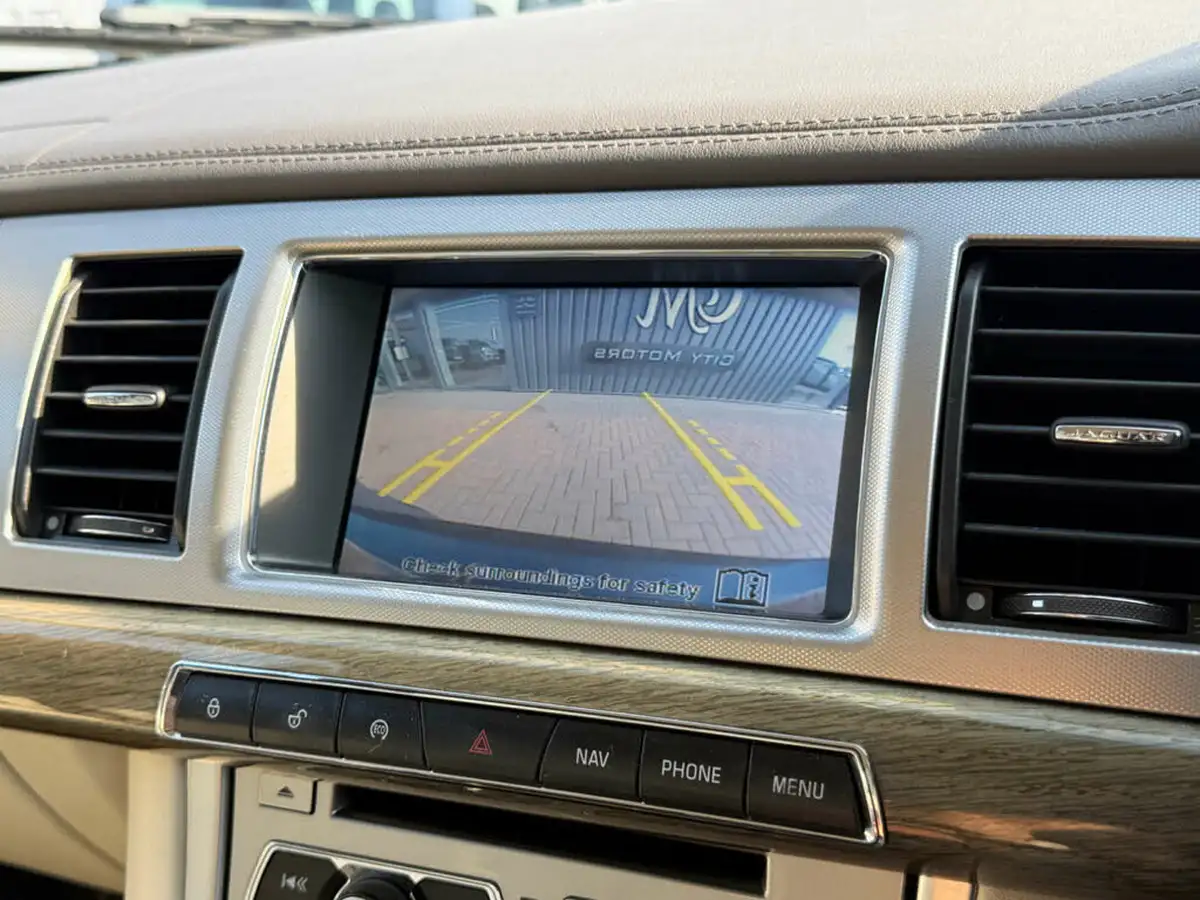 2014-jaguar-xf-30td-premium-luxury-saloon-4d-big-9