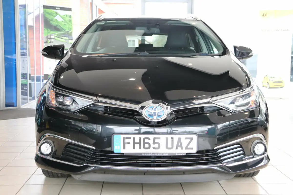 2015-toyota-auris-18-vvt-i-hsd-excel-estate-cvt-big-10