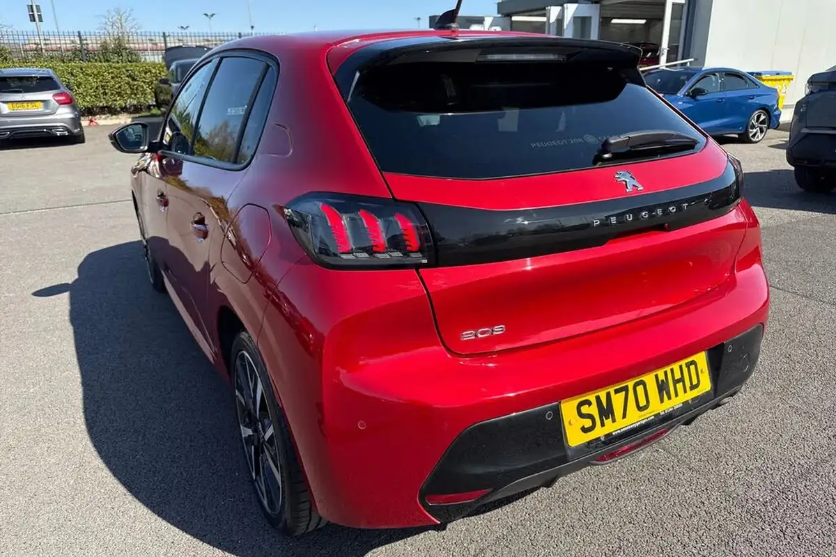 2020-peugeot-208-12-puretech-allure-premium-100bhp-big-14