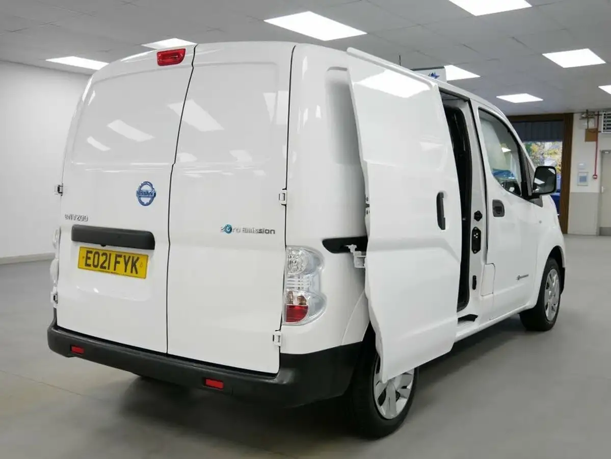 2021-nissan-env200-e-acenta-panel-van-auto-big-20